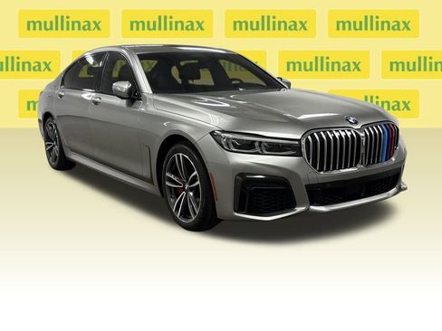 Used 2021 BMW 750i xDrive w/ Executive Package image 2