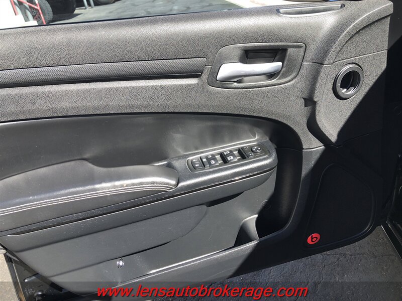 Used 2014 Chrysler 300 S RWD image 9