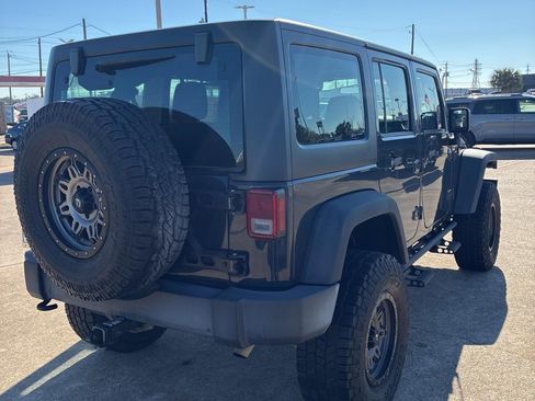 Used 2016 Jeep Wrangler Unlimited Sport image 3