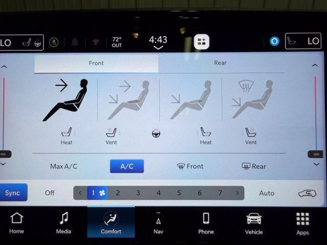 Used 2025 Chrysler Pacifica Limited AWD/4WD image 47
