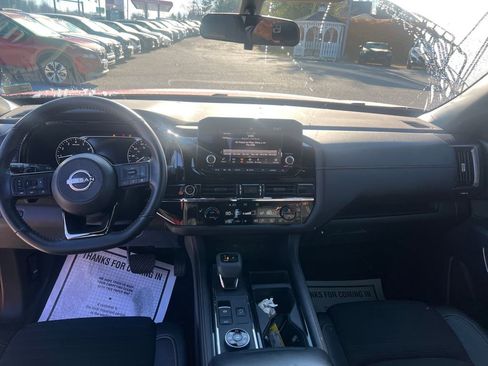 Used 2023 Nissan Pathfinder Rock Creek image 13