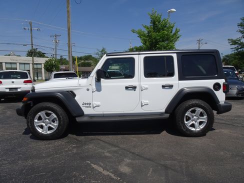 Used 2019 Jeep Wrangler Unlimited Sport S AWD/4WD image 2
