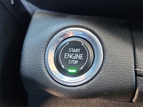 Used 2023 Buick Envision Essence image 19