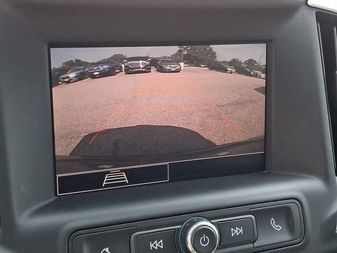 Used 2023 GMC Terrain SLE w/ Driver Convenience Package AWD/4WD image 4