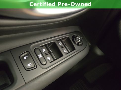 Certified 2022 Jeep Renegade Altitude w/ Convenience Group AWD/4WD image 31