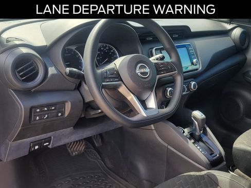 Used 2022 Nissan Kicks S FWD image 17