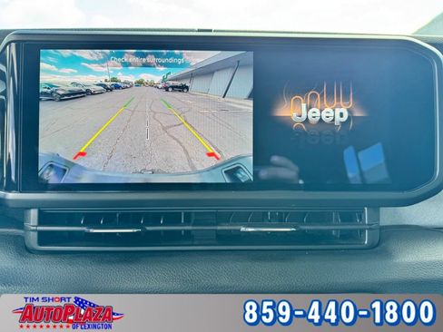Used 2024 Jeep Gladiator Sport AWD/4WD image 25