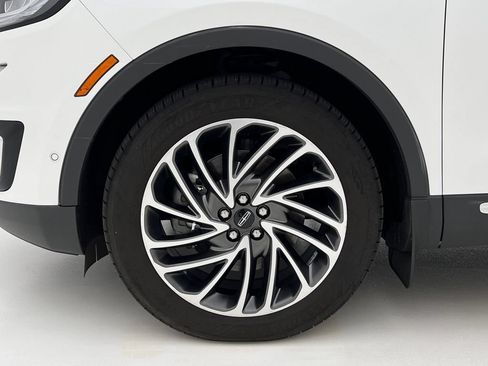 Used 2020 Lincoln Nautilus Reserve AWD/4WD image 27