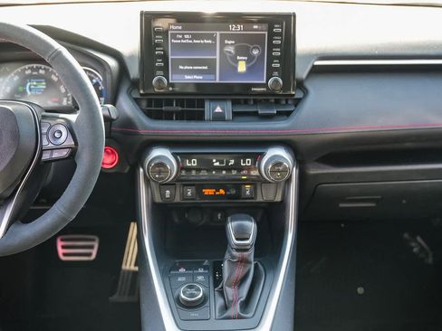 Used 2021 Toyota RAV4 SE w/ Weather & Moonroof Package image 12