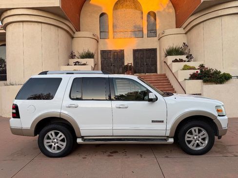 Used 2006 Ford Explorer Eddie Bauer image 5