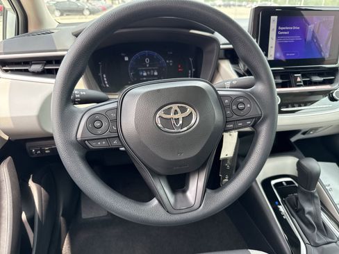 Used 2026 Toyota Corolla LE FWD image 11