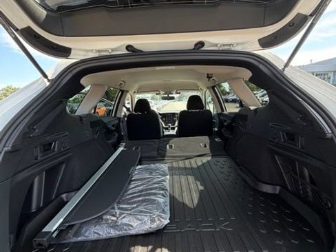 Used 2025 Subaru Outback Premium AWD/4WD image 27