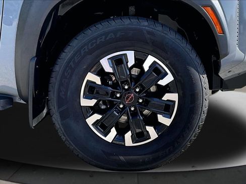 Used 2022 Nissan Frontier PRO-4X AWD/4WD image 32