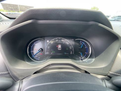 Used 2020 Toyota RAV4 Limited image 16