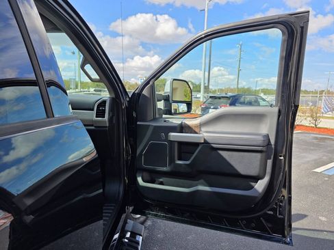 Used 2018 Ford F350 Lariat w/ Lariat Ultimate Package image 9