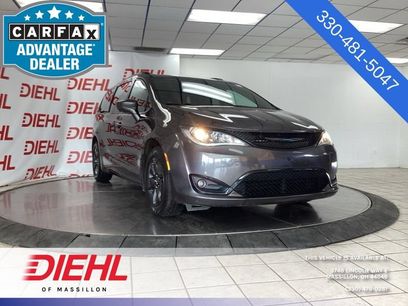 Used 2020 Chrysler Pacifica Touring-L w/ S Appearance Package