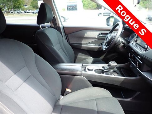 Used 2023 Nissan Rogue S image 9