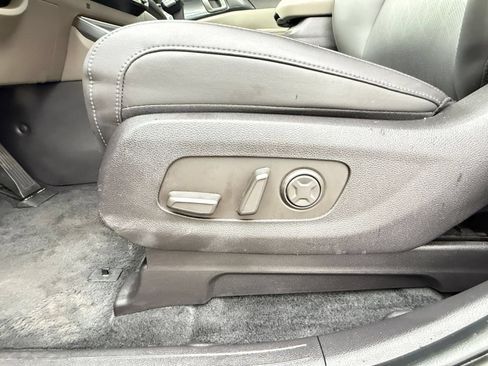 Used 2026 Kia Carnival FWD image 22