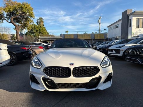 Used 2022 BMW Z4 M40i w/ Premium Package image 12