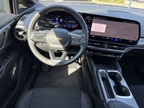 New 2026 Chevrolet Equinox EV LT image 14