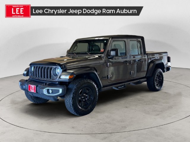Used 2025 Jeep Gladiator Sport AWD/4WD image 1
