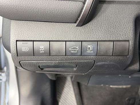 Used 2021 Toyota Camry SE image 26