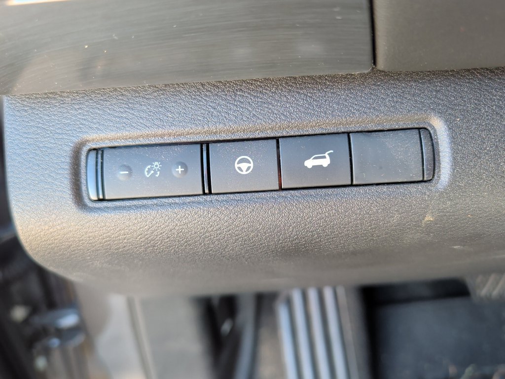 Used 2026 Nissan Pathfinder SL FWD image 13