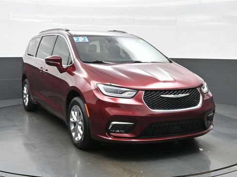 Used 2022 Chrysler Pacifica Touring-L AWD/4WD image 11