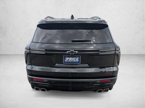 Used 2025 Chevrolet Traverse RS AWD/4WD image 6