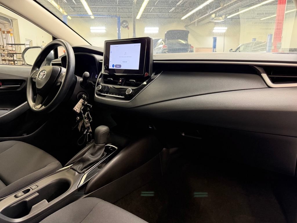 Used 2026 Toyota Corolla LE FWD image 11