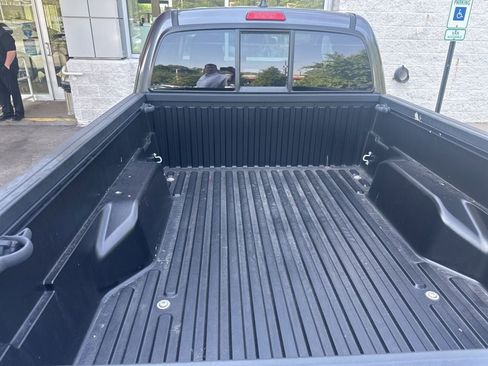 Certified 2023 Toyota Tacoma SR w/ SR Convenience Package AWD/4WD image 7