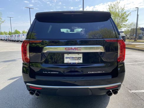 Used 2023 GMC Yukon Denali w/ Denali Reserve Package image 8