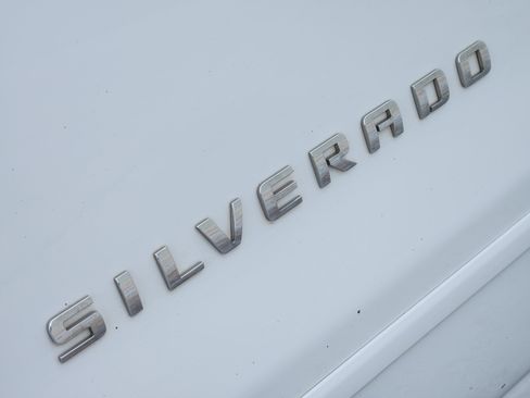Used 2019 Chevrolet Silverado 1500 LT AWD/4WD image 11