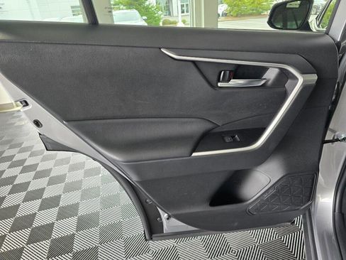 Used 2022 Toyota RAV4 SE w/ Convenience Package image 36