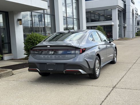 New 2026 Hyundai Sonata SE FWD image 5