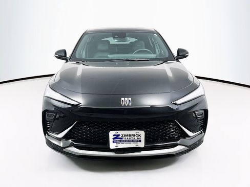 New 2025 Buick Envista Avenir FWD image 2