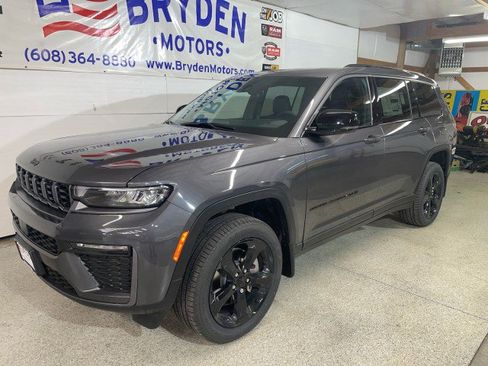 New 2026 Jeep Grand Cherokee L Limited w/ Limited Altitude Package image 6