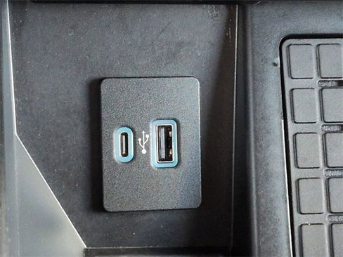 Certified 2023 Ford F150 Raptor image 24