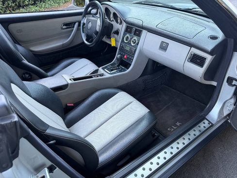 Used 2000 Mercedes-Benz SLK 230 image 23