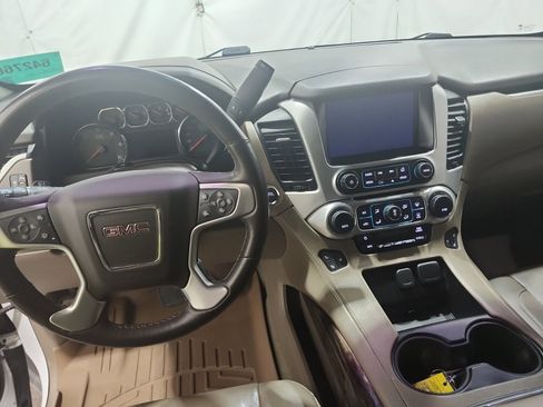 Used 2018 GMC Yukon SLT w/ Premium Edition image 11