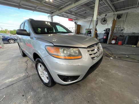 Used 2011 Hyundai Santa Fe GLS FWD image 3