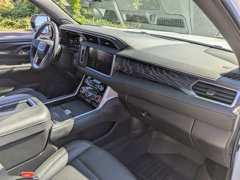 Used 2022 GMC Yukon Denali image 39