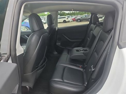 Used 2021 Tesla Model Y Long Range AWD/4WD image 8