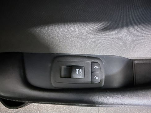 Used 2023 Dodge Challenger SXT RWD image 29