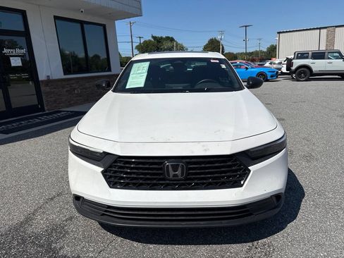 Used 2024 Honda Accord Sport image 11
