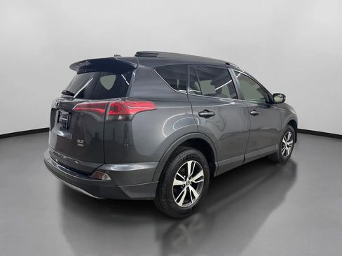 Used 2017 Toyota RAV4 XLE w/ Carpet Mat Package image 10