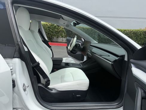 Used 2021 Tesla Model 3 Standard Range Plus RWD image 12