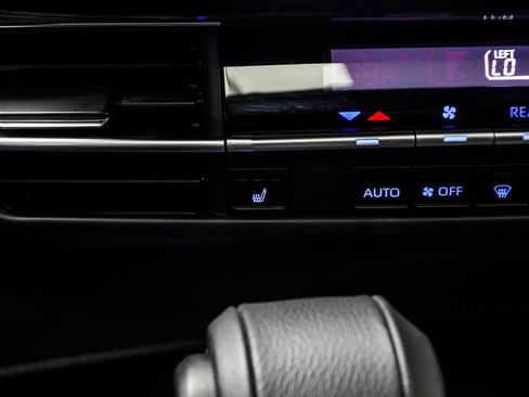 Used 2022 Toyota Sienna XSE image 20