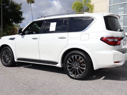 Used 2023 Nissan Armada Platinum w/ Captain's Chairs Package RWD image 7