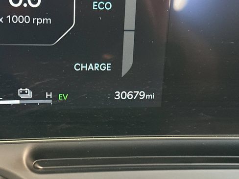 Certified 2025 Kia Carnival SX FWD image 30